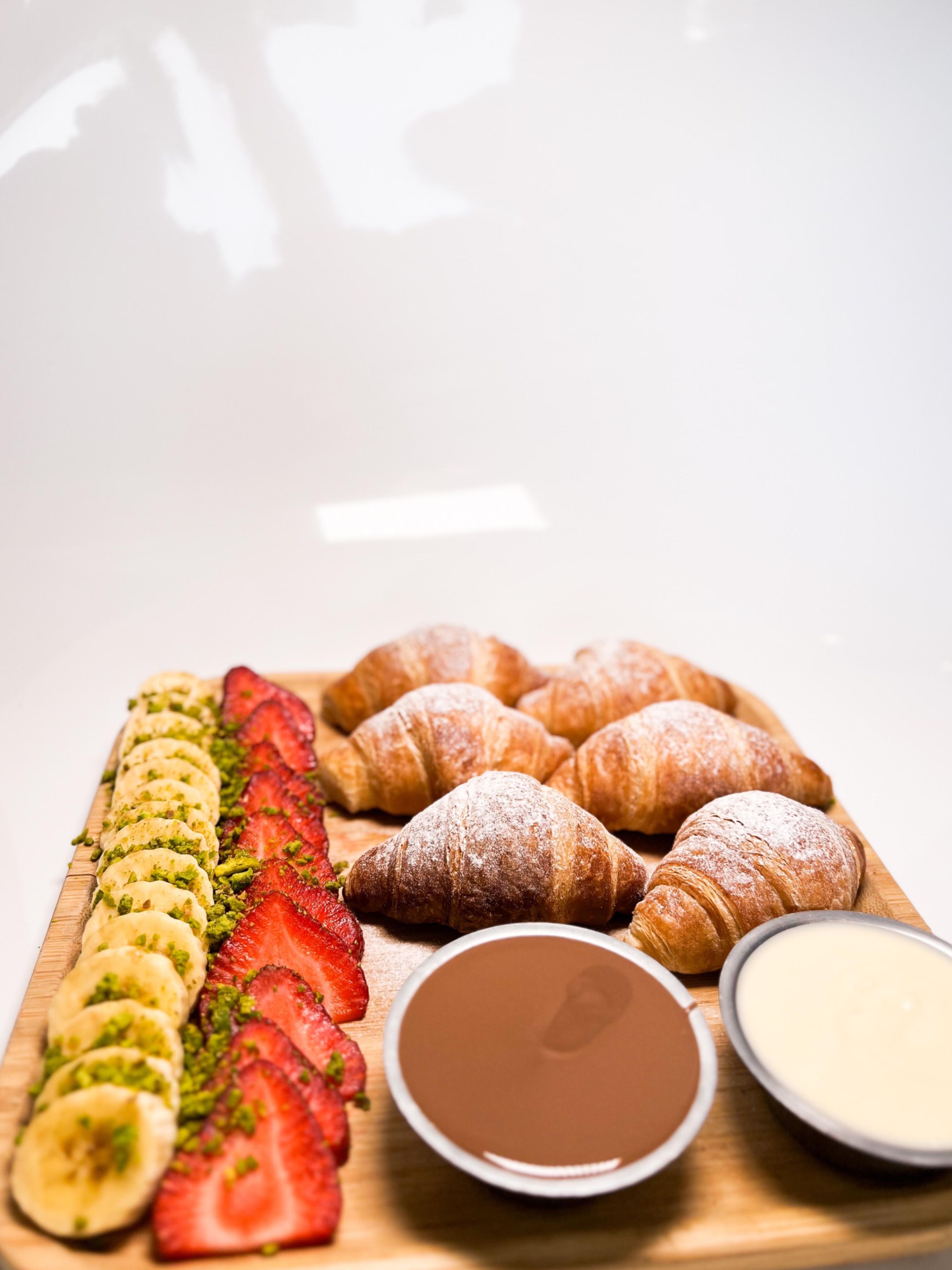 Sade Kruvasan Tabağı